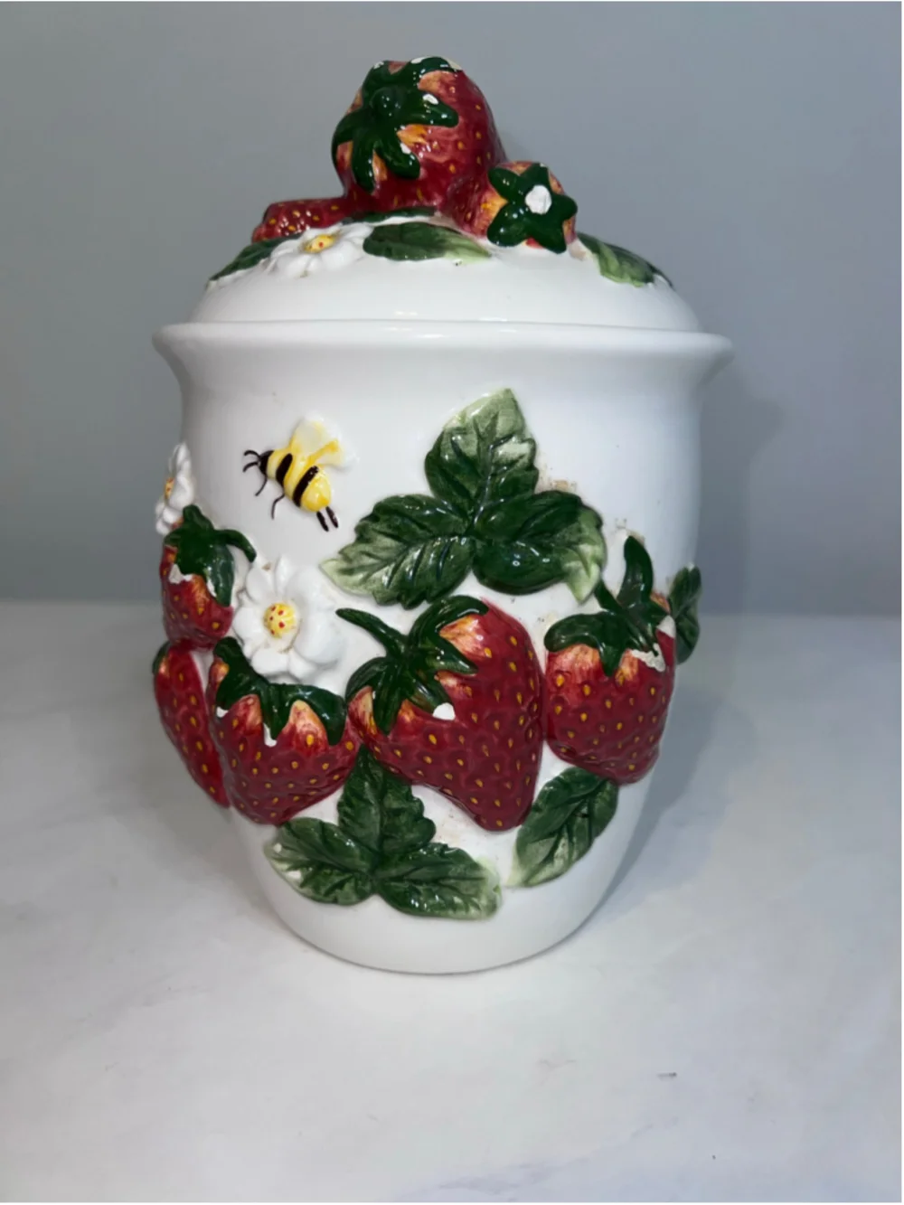VTG Bees & Strawberry 80s Ceramic Kitchen Canister Jar